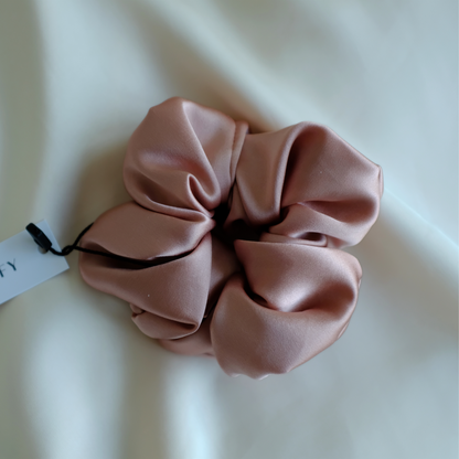 Maxi Silk Scrunchie | Powder Pink